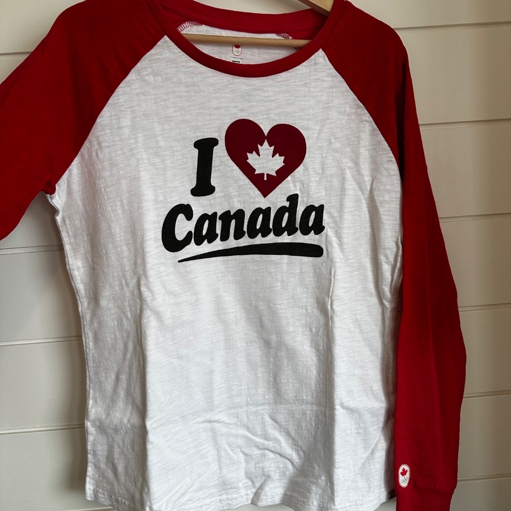 ✨2 for $20 Deal✨ Hudson’s Bay Team Canada Olympic Raglan Shirt M - Picture 5 of 9